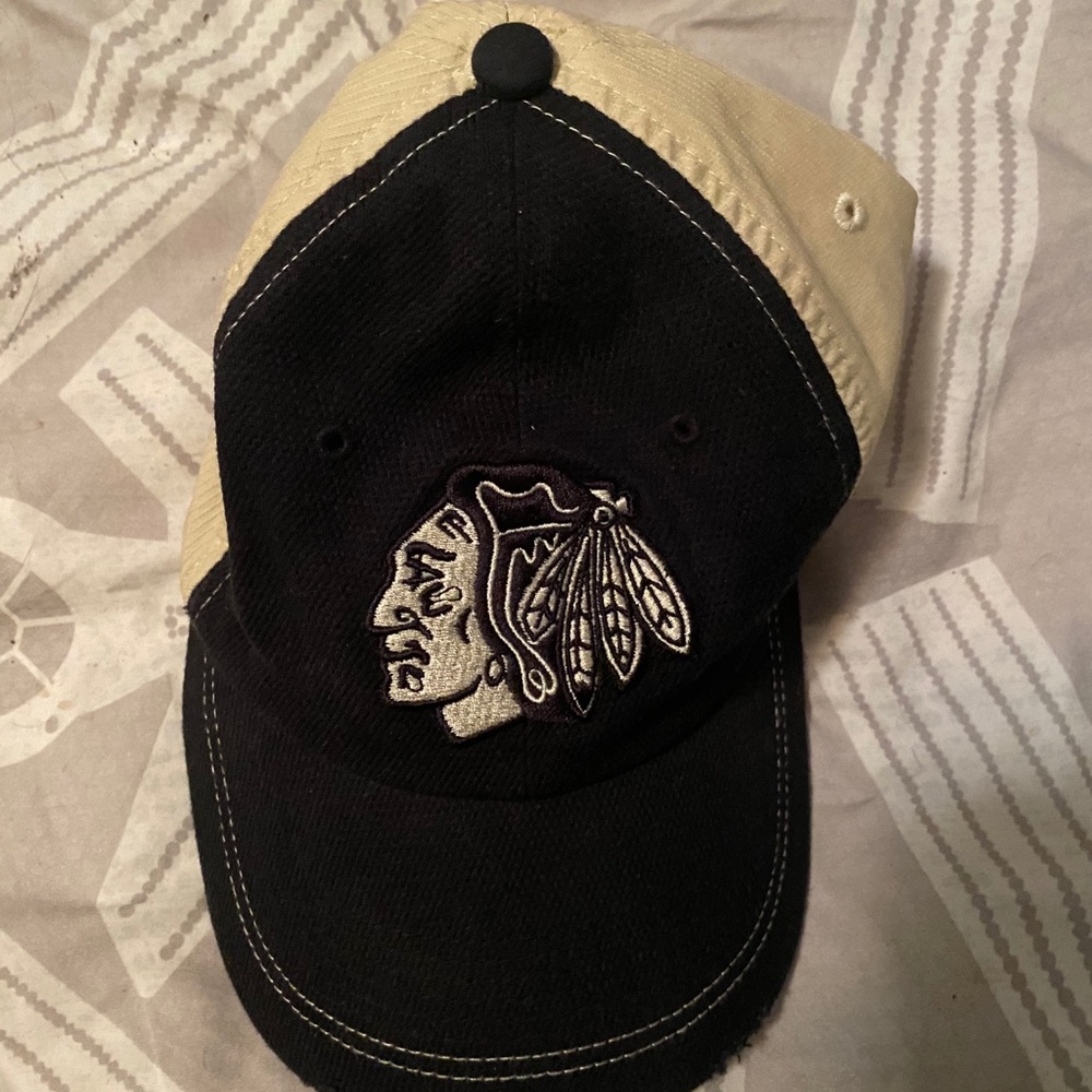 Blackhawks hat